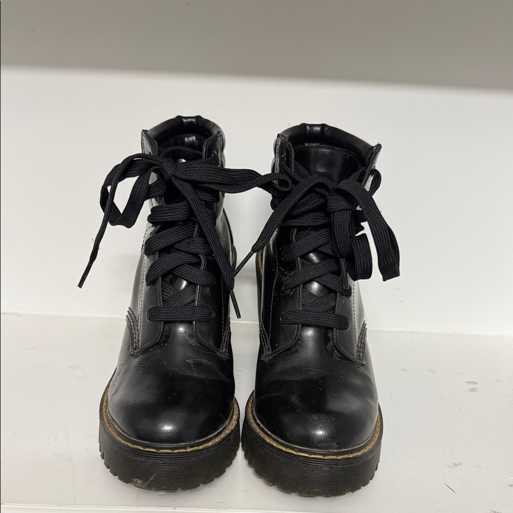 Dr Martens - Picture 4 of 4